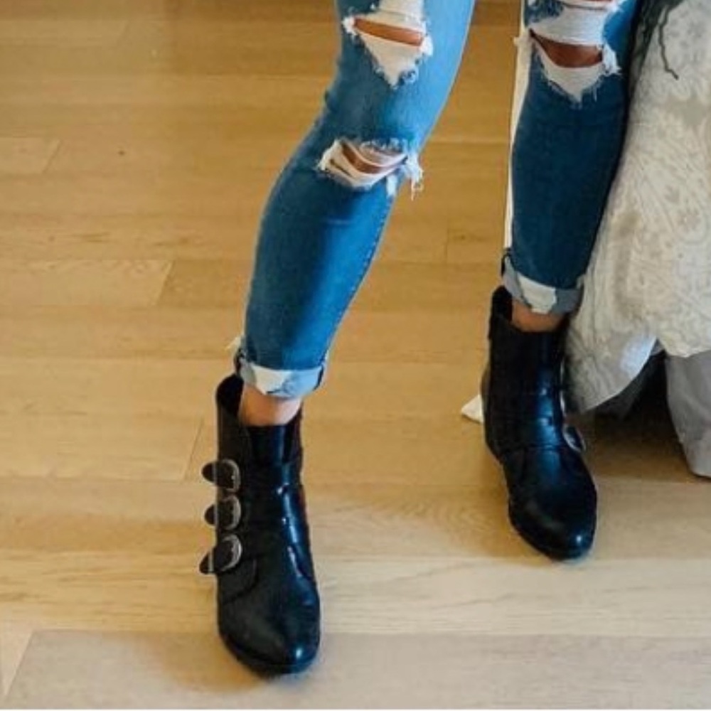 Steven Madden Moto chic boots